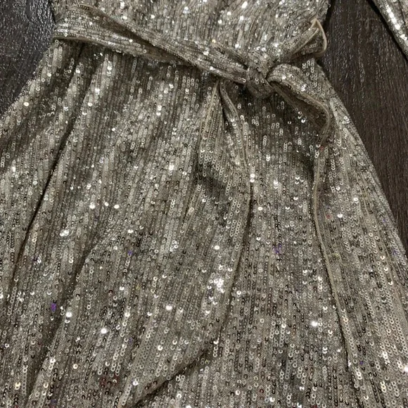 Dress the Population Silver Sequin V Neck Long Sleeve Wrap Midi Dress - Picture 2 of 5